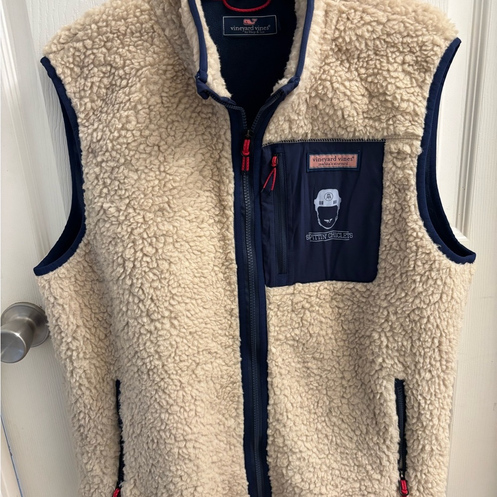 Vineyard Vines Men's Navy and Cream Sherpa Vest
